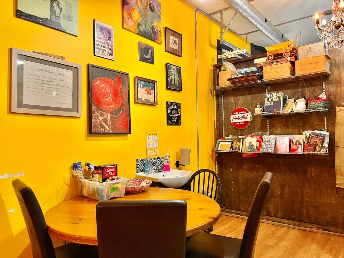 The Only Backpacker'S Inn (Adults Only) Toronto Dış mekan fotoğraf