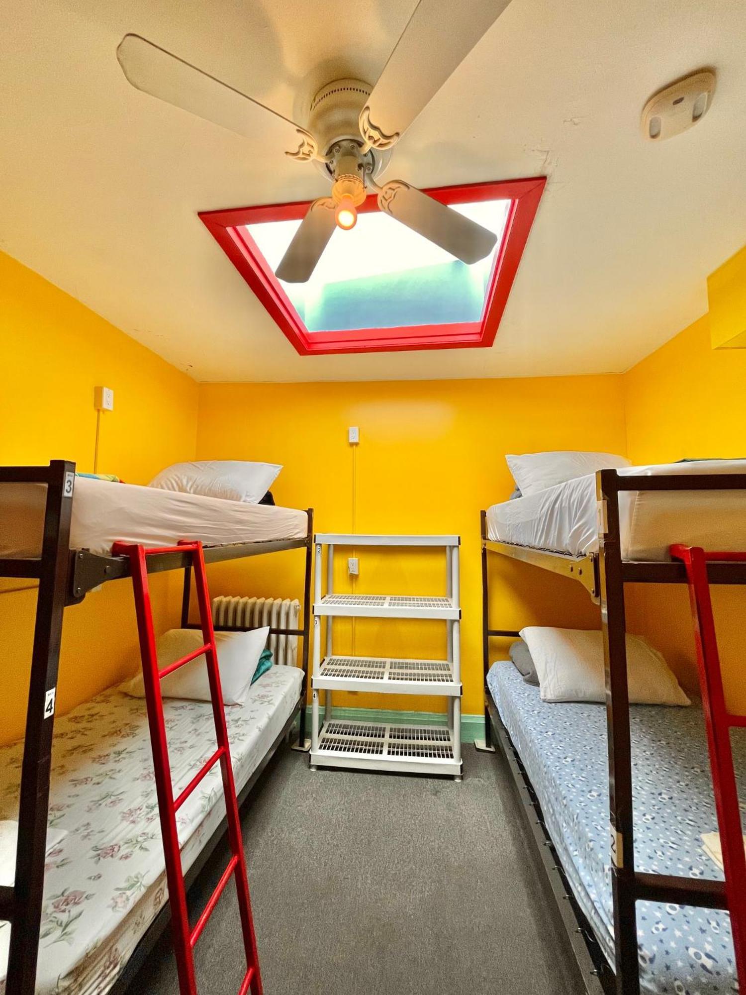 The Only Backpacker'S Inn (Adults Only) Toronto Dış mekan fotoğraf