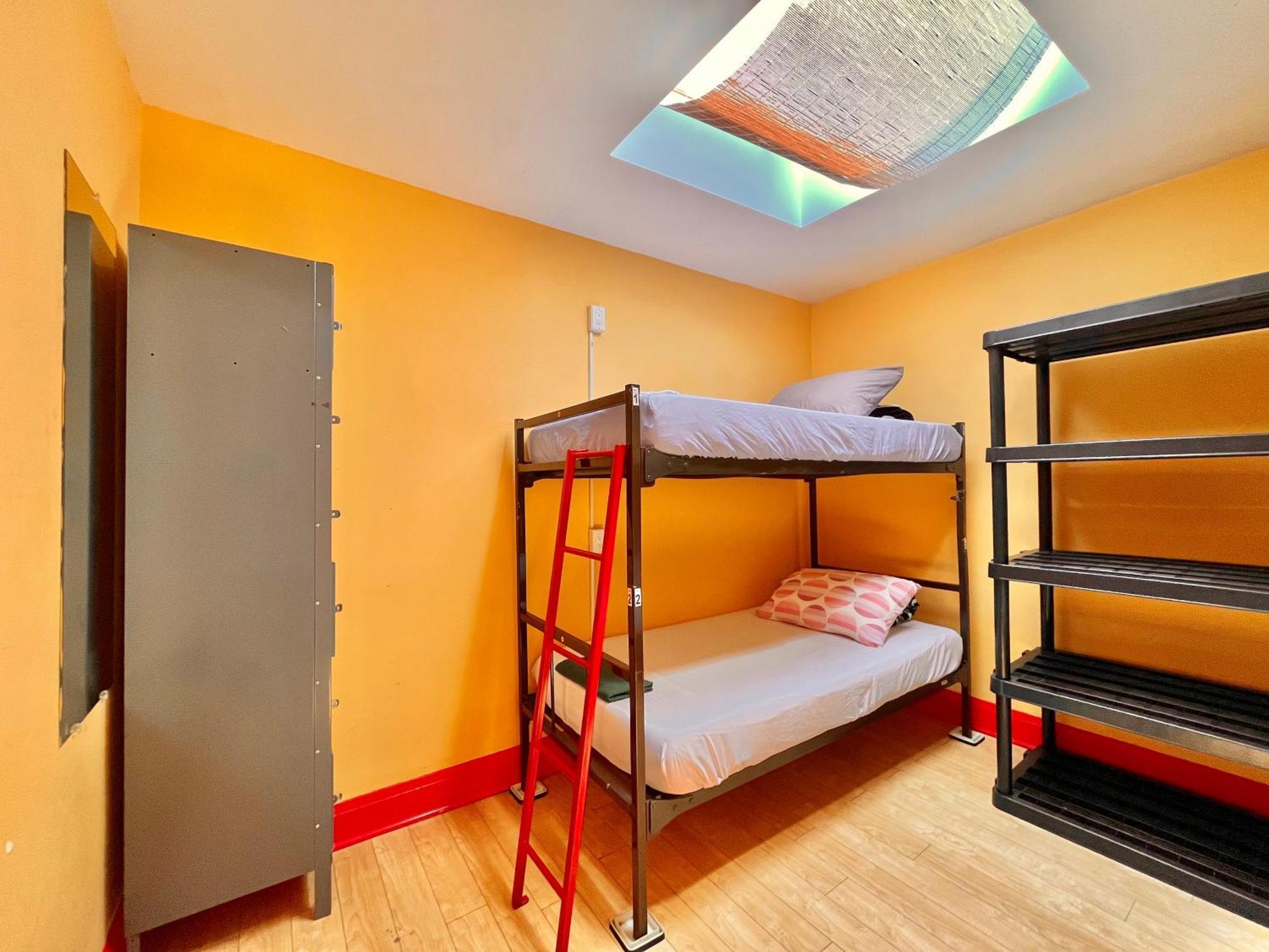 The Only Backpacker'S Inn (Adults Only) Toronto Dış mekan fotoğraf