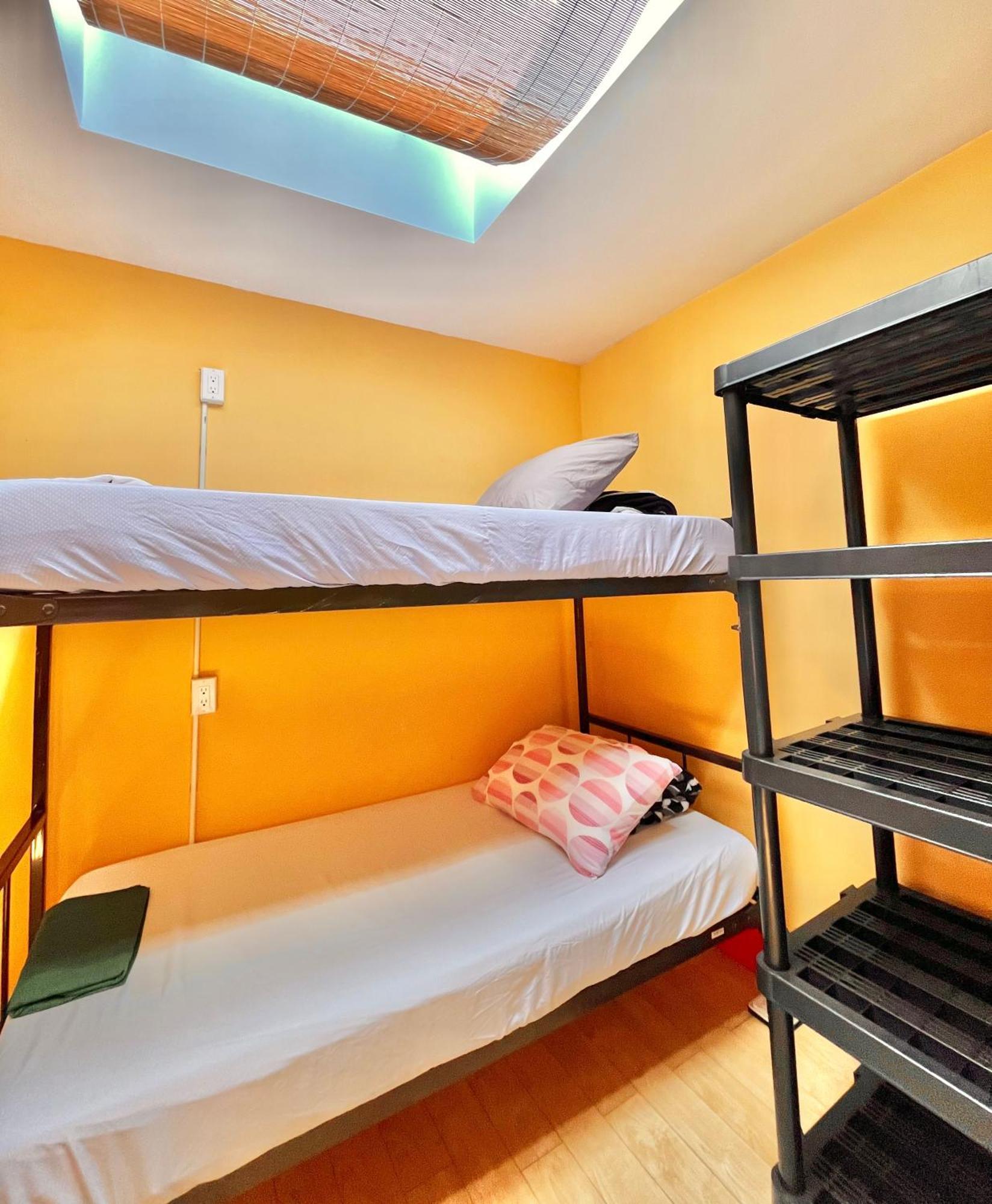The Only Backpacker'S Inn (Adults Only) Toronto Dış mekan fotoğraf